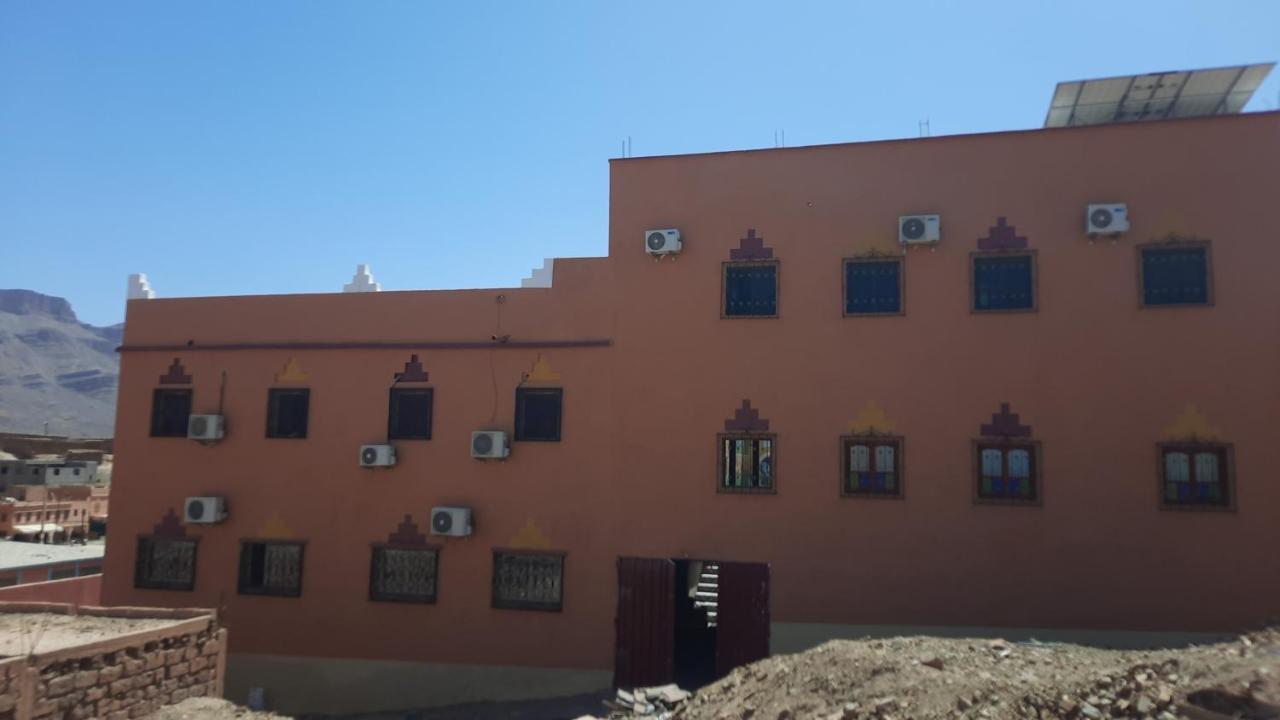 Dar Ilyana Hotel Ait Tiourhza Exterior photo